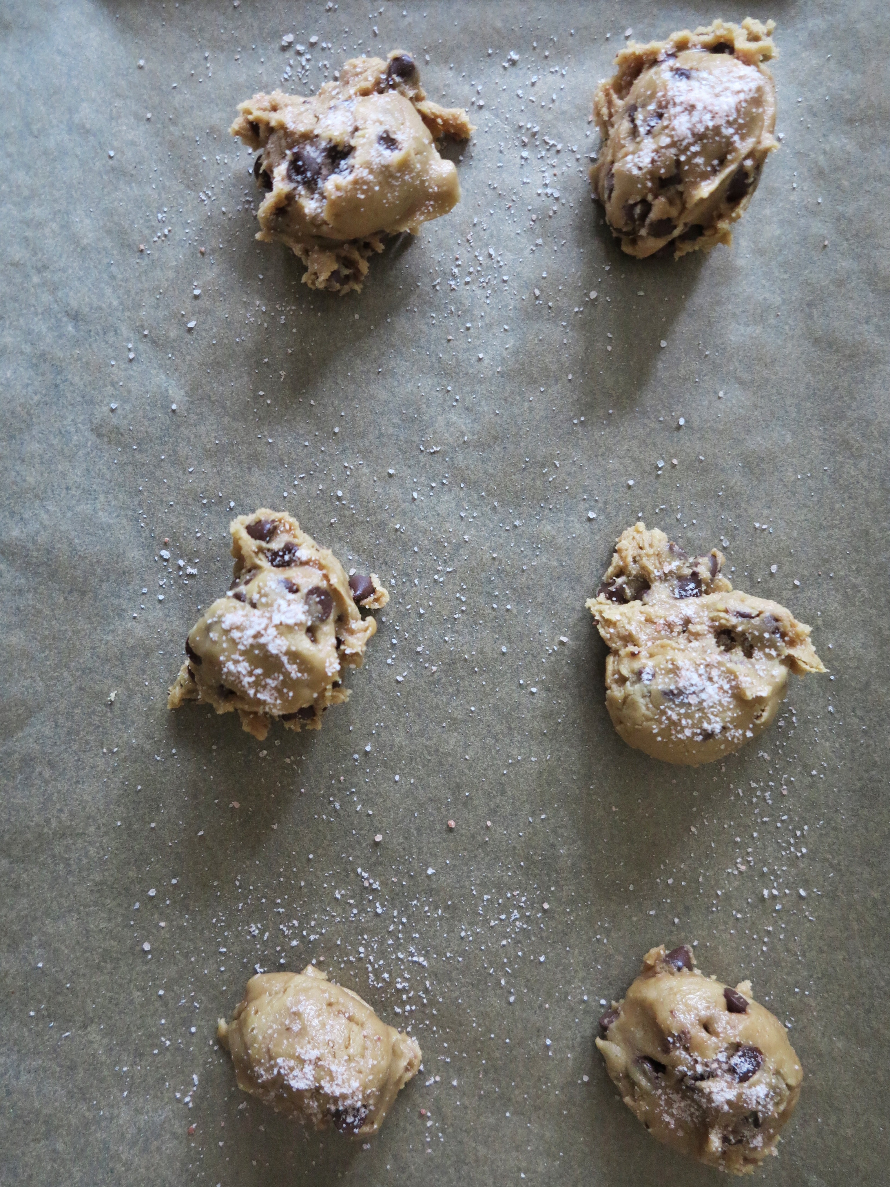 Brown Butter Toffee Chocolate Chip Cookies | apinchofthis.nyc